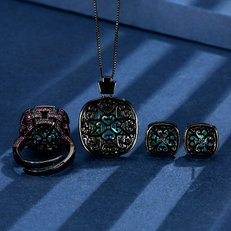 2025新款庄生生珠宝铜底镀金仿真鸟巢切帕拉绿黑金套装女石14*14详情3