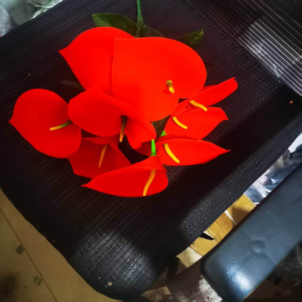 新款仿真12头绒布马蹄莲假花欧式家居客厅装饰室内外摆设绢花详情3