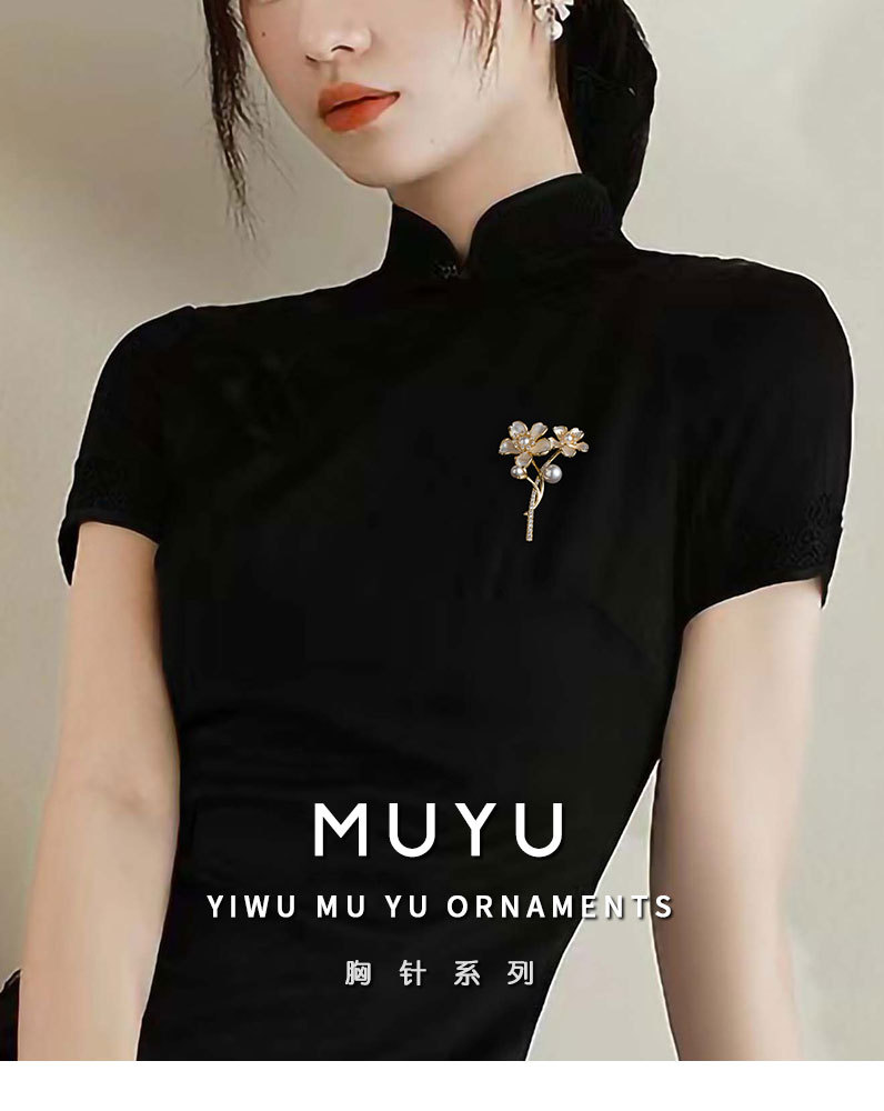 Fashionable and elegant cherry blossom brooches, niche and light luxury style flower brooches, new best-selling pins, suit jackets and accessories pic 12