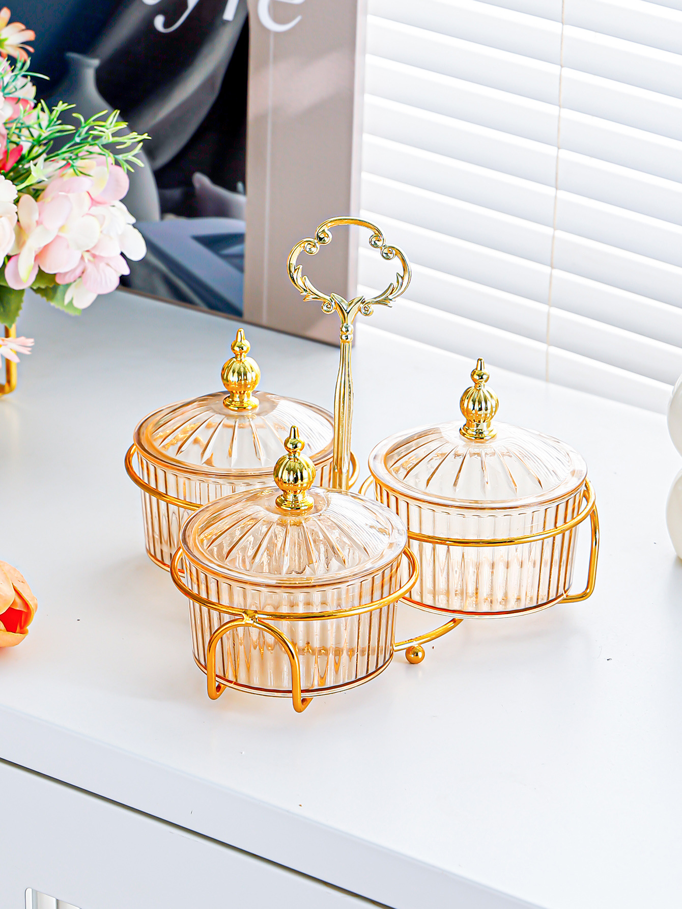 北欧干果碟零食盘小吃碟透明圆形水果盘点心分格盘铁艺带盖盒详情9