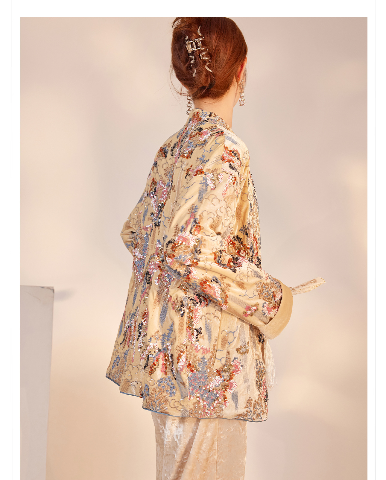 New Chinese-style top for women in the autumn and winter of 2025, featuring a heavy sequined embroidery design on cotton-padded jackets pic 8