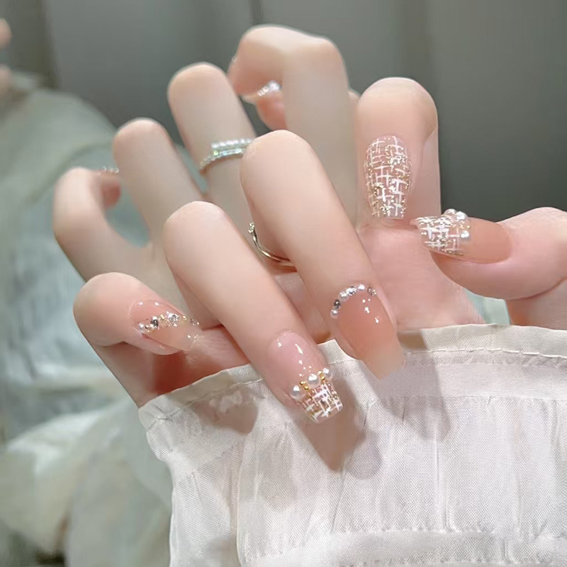 Gentle and fair spring, little Chanel style pearl nail art, cute short ballet nail, wearable nail art piece wholesale pic 20