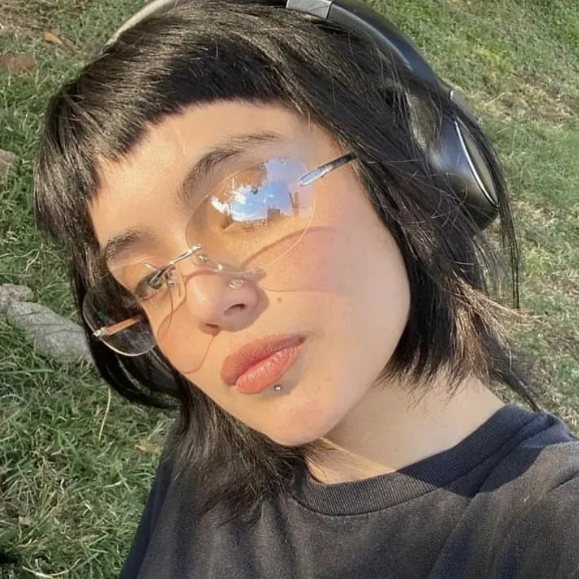 Retro frameless oval sunglasses, Y2K metal ins sunglasses, hot girl sunglasses, pose for street style, futuristic style pic 3