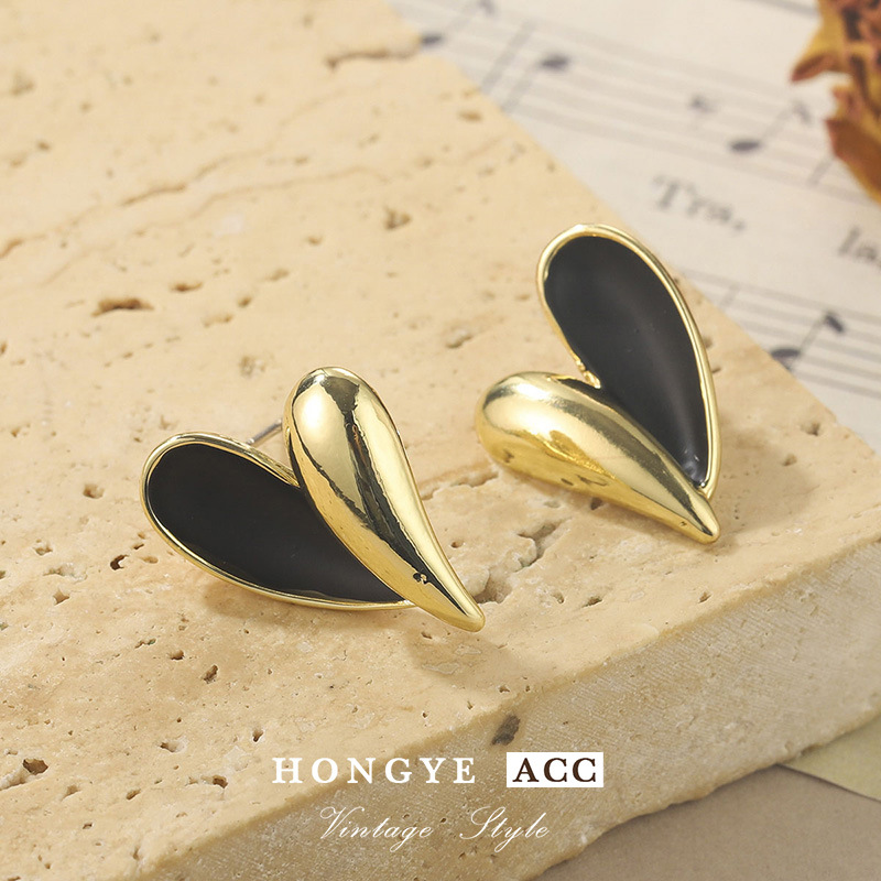 时尚简约黑白色爱心撞色耳钉不对称高级感耳饰新款潮小众设计耳环详情12