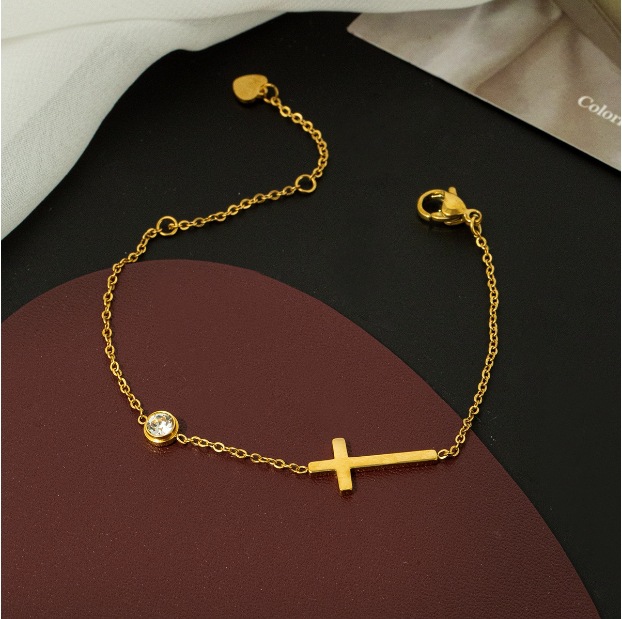 【 Hit Bracelet 2】 A K-gold cross-titanium steel bracelet with a high-end European and American style, a niche design, and a cold and cool look for women pic 5
