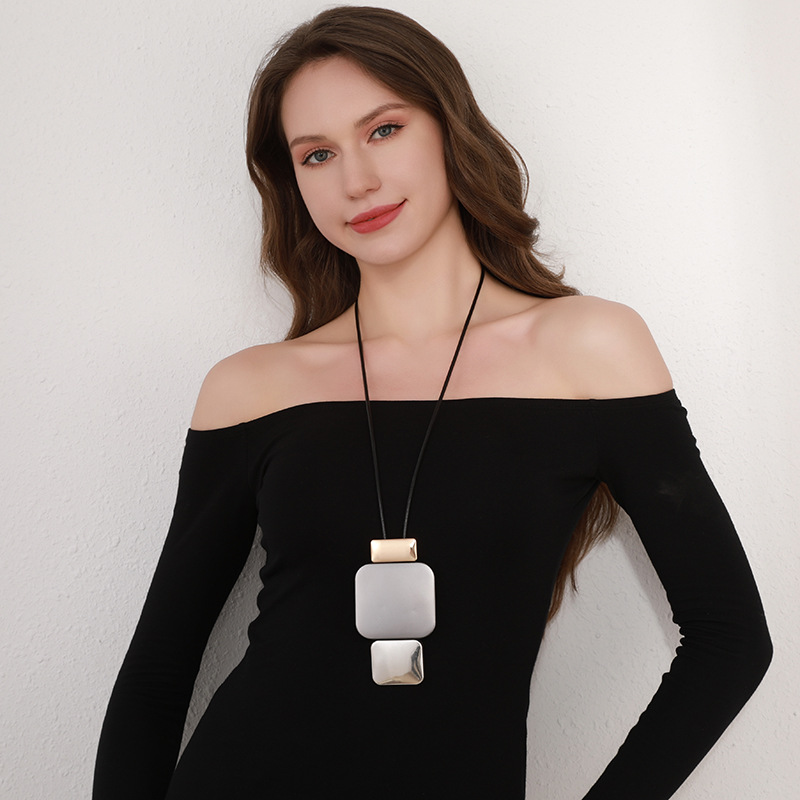 跨境新款长项链女士设计感几何金属吊坠首饰毛衣链高级感批发专供详情5