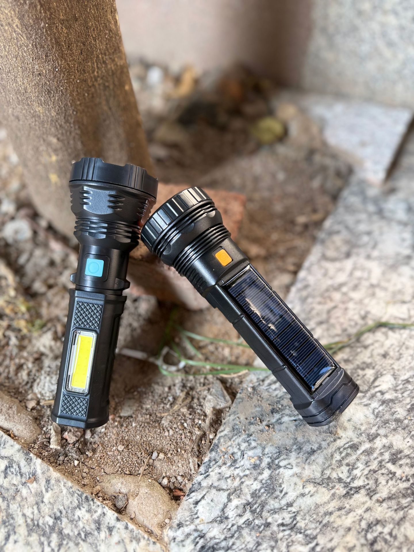 太阳能手电筒强光带COB侧灯充电远射超长续航户外应急手握式电筒详情10