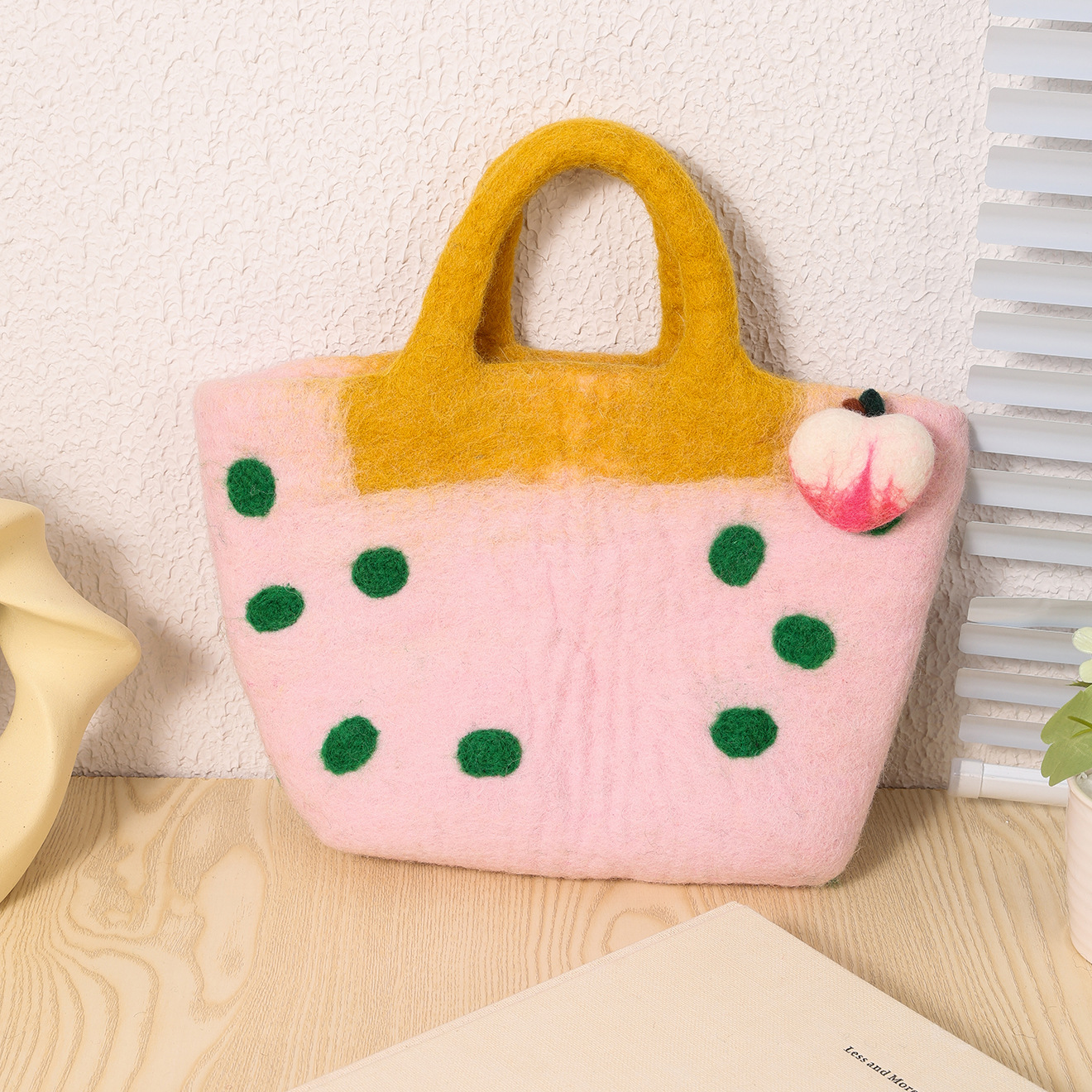 桃心手工羊毛毡手提包春天系立体爱心花园森系文艺清新手拎包批发详情7