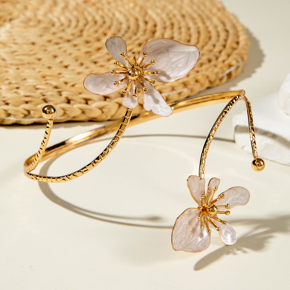 亚马逊跨境个性冷淡风海星手臂镯线条计感蝴蝶环形开口臂镯女详情97