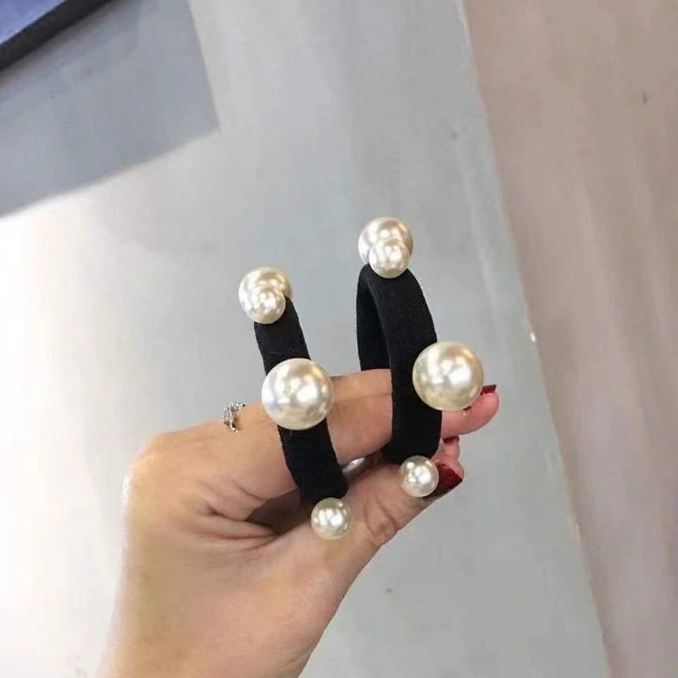 The new pearl hair band and towel band from Dongdaemun, South Korea, are simple and versatile. It also features a hair tie and a rubber band pic 4