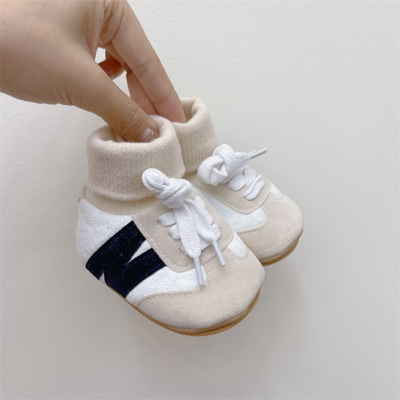 秋冬新生婴儿0-1岁男女宝宝软胶底鞋袜不掉跟保暖运动防滑学步鞋详情10