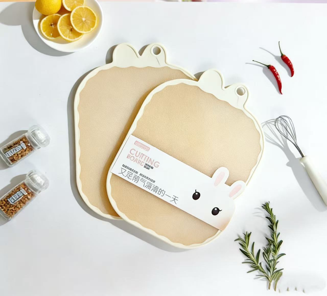 Ins-style checkerboard cutting board, cute shape, thick anti-slip plastic cutting board for complementary food pic 1