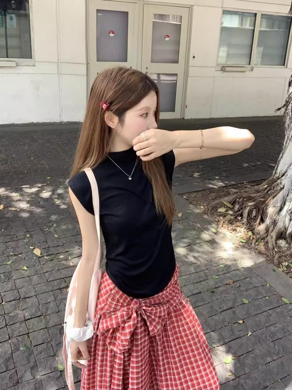 Retro red spicy girl checkered strappy skirt, a new summer design with a niche fashion sense, high-waisted long dress pic 8