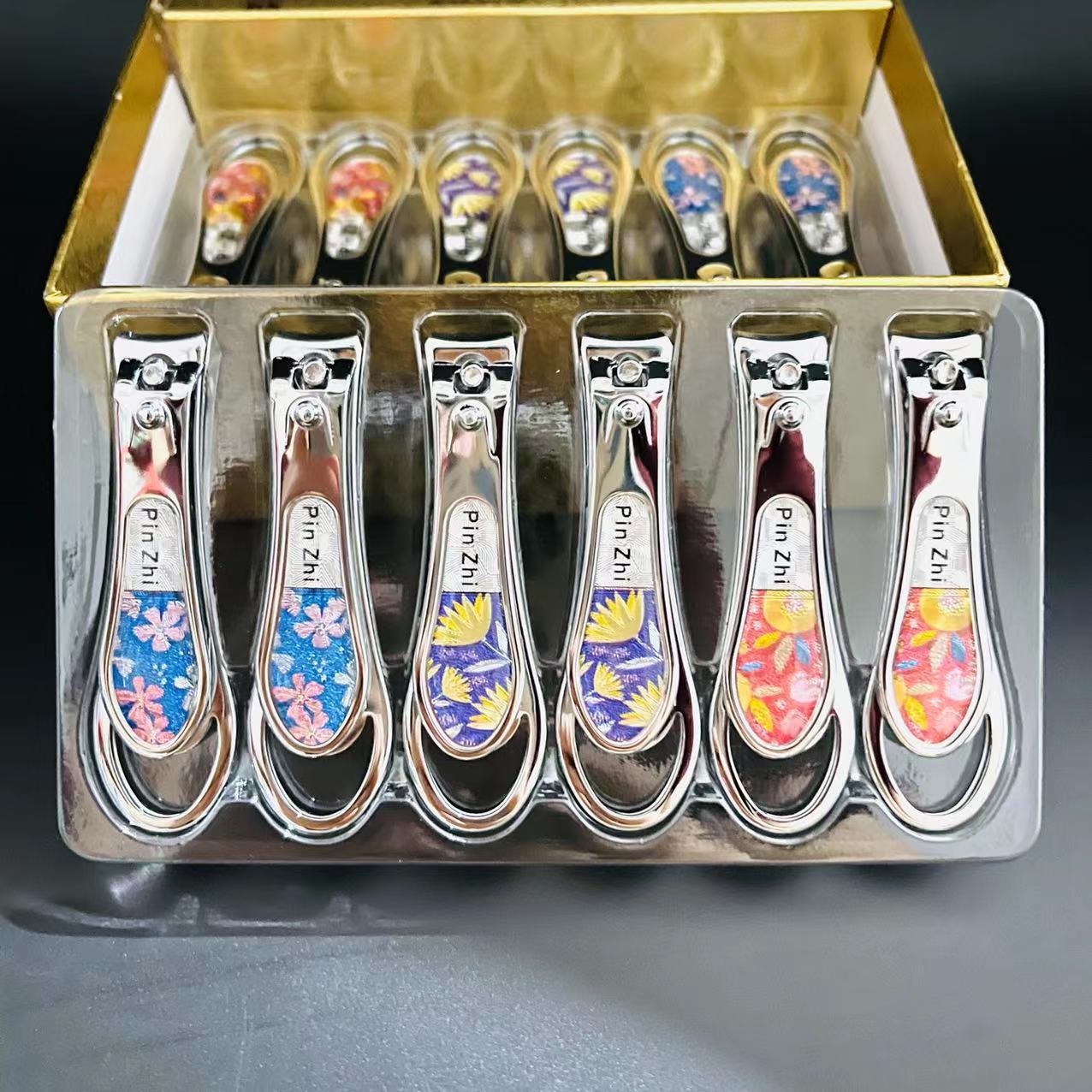 【 Office 】K329-9 nail clippers 24/ box 240/ Medium box 1K329-9 nail clippers, new patterned nail clippers, household portable nail clippers 2 yuan store wholesale supply pic 2
