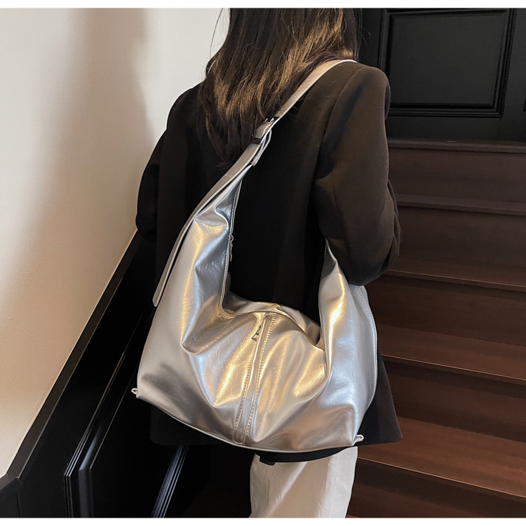 大容量腋下包女2025新款春夏季休闲百搭单肩斜挎包流行通勤饺子包详情15