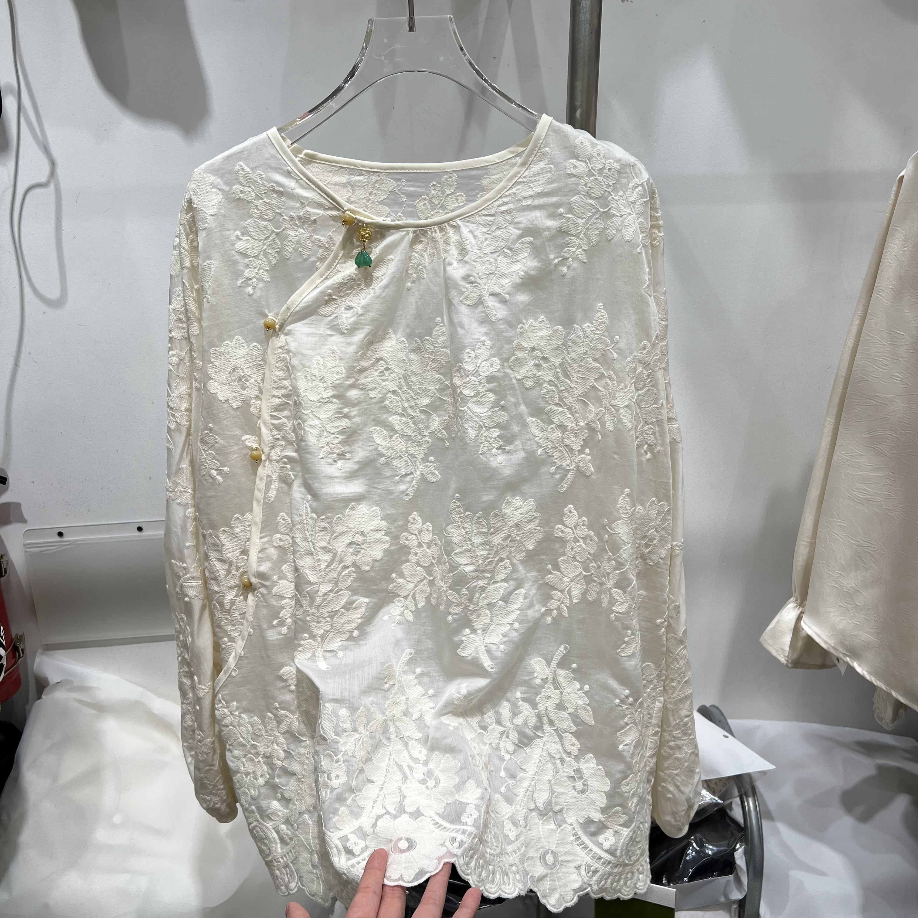 Korean version 2024 Spring New retro button-down chiffon shirt for women, new Chinese-style, high-end lace shirt top pic 10