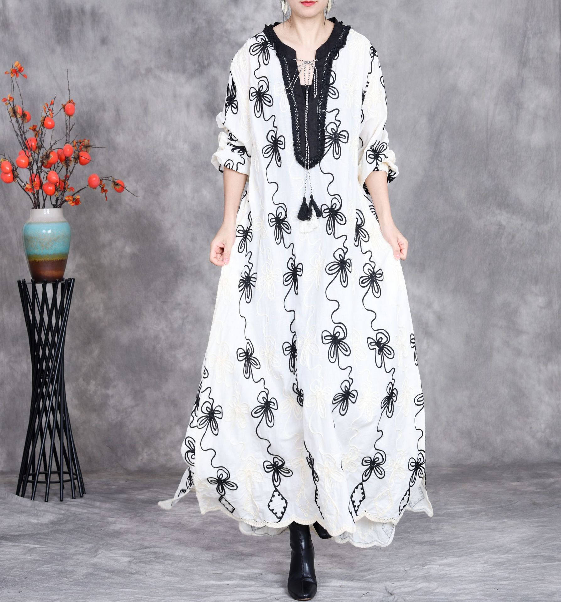 Spring 25 new pure cotton hand-embroidered dress, loose and elegant V-neck long-sleeved dress, a cross-border bestseller in Russia pic 1