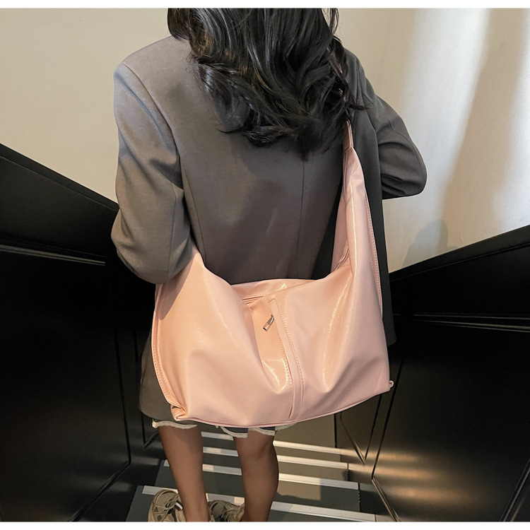 大容量腋下包女2025新款春夏季休闲百搭单肩斜挎包流行通勤饺子包详情19