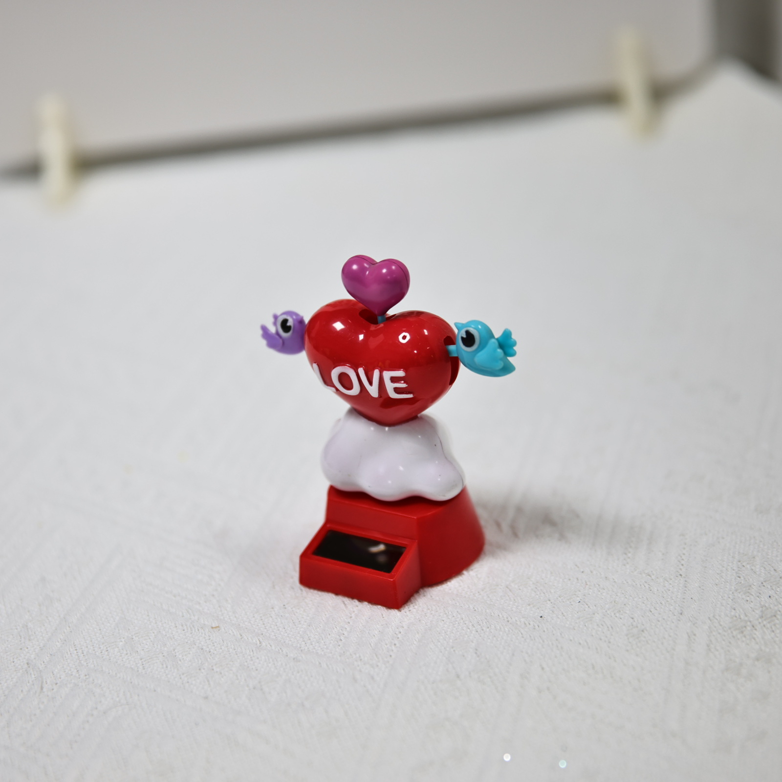 Factory direct sales of solar-powered car decoration figurines, Qixi Festival couple love car interior decoration items pic 5