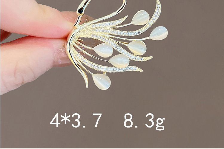 Butterfly brooches for women, high-end and niche, wholesale high-end pins, elegant and fixed clothes, suits, pearl accessories pic 25