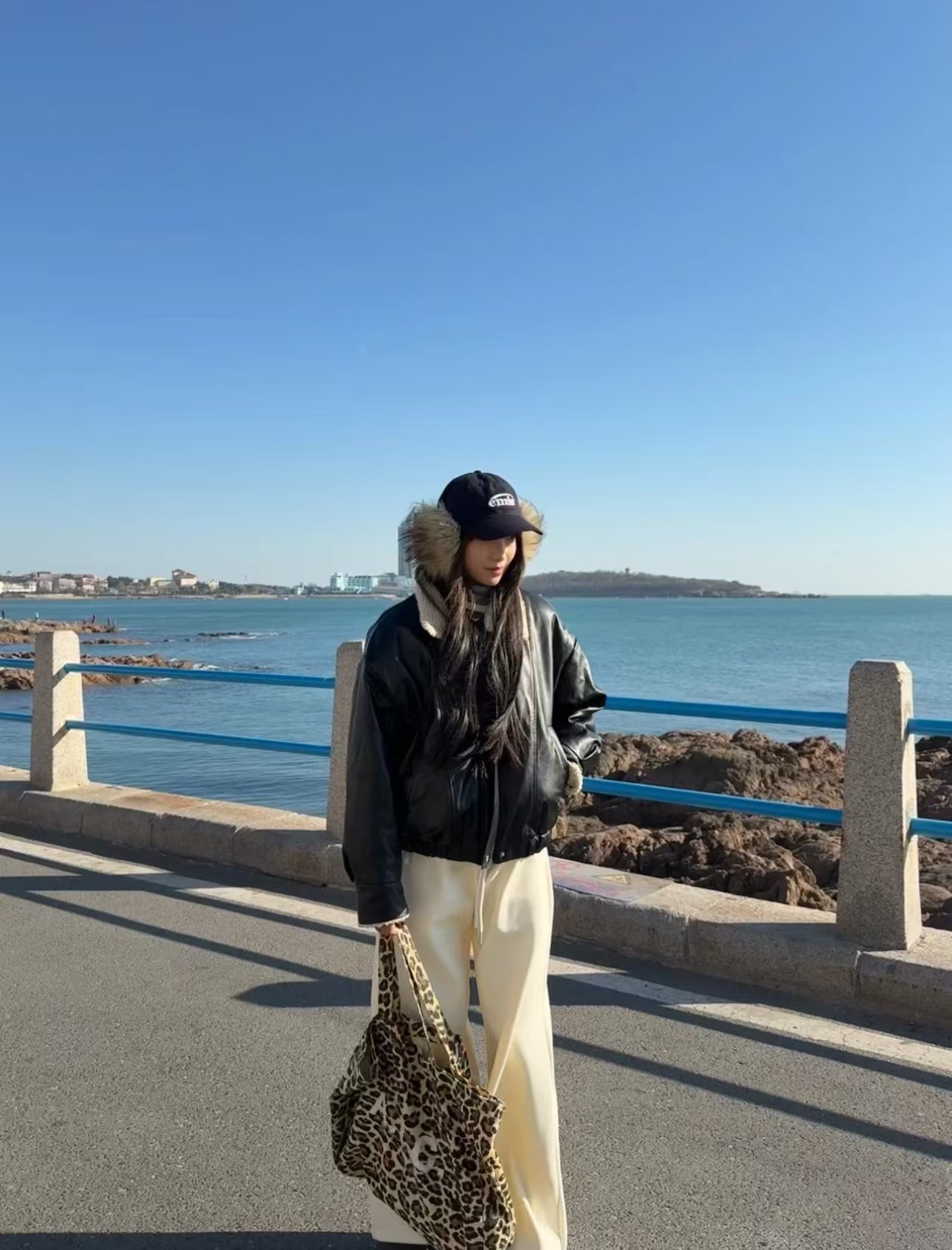 URR Room2024AW秋冬复古美式做旧廓形美拉德夹克机车皮毛一体皮衣详情10