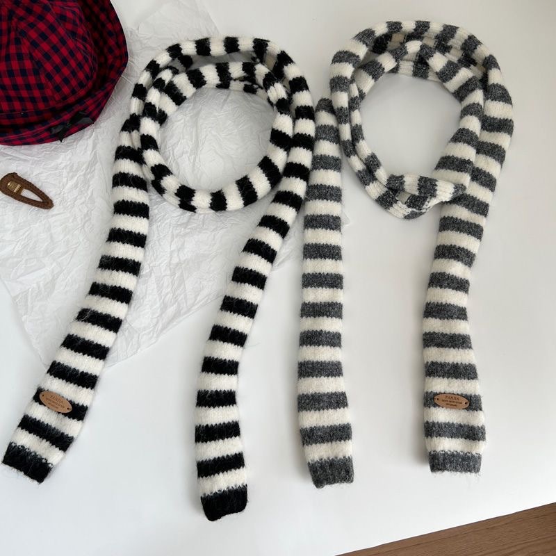 One-piece consignment Korean-style niche knitted color-blocked scarves for women, fashionable Y2k, long wool blend, versatile and layered. Cross-border street stall wholesale pic 8
