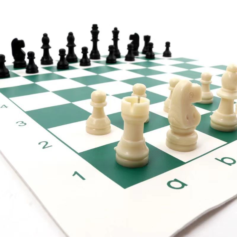 现代简约PU皮革国际象棋盘便携式可折叠袋装大小象棋棋盘棋子套装详情1