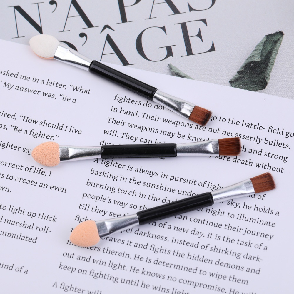 双头眼影棒迷你眼影刷平头便携式美妆工具新手晕染均匀批发7.5cm详情5