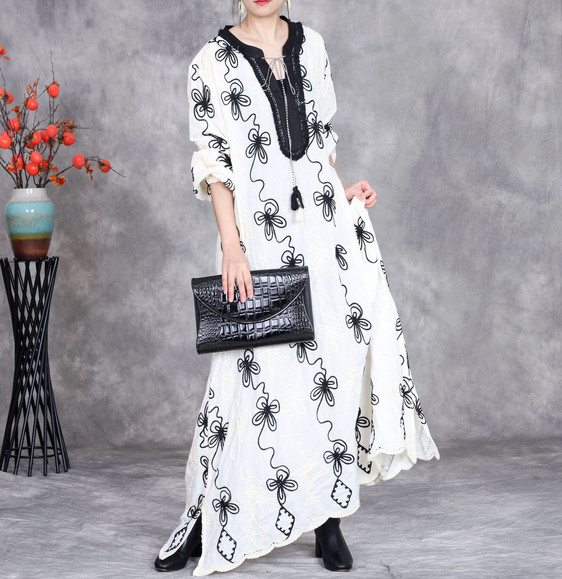 Spring 25 new pure cotton hand-embroidered dress, loose and elegant V-neck long-sleeved dress, a cross-border bestseller in Russia pic 5