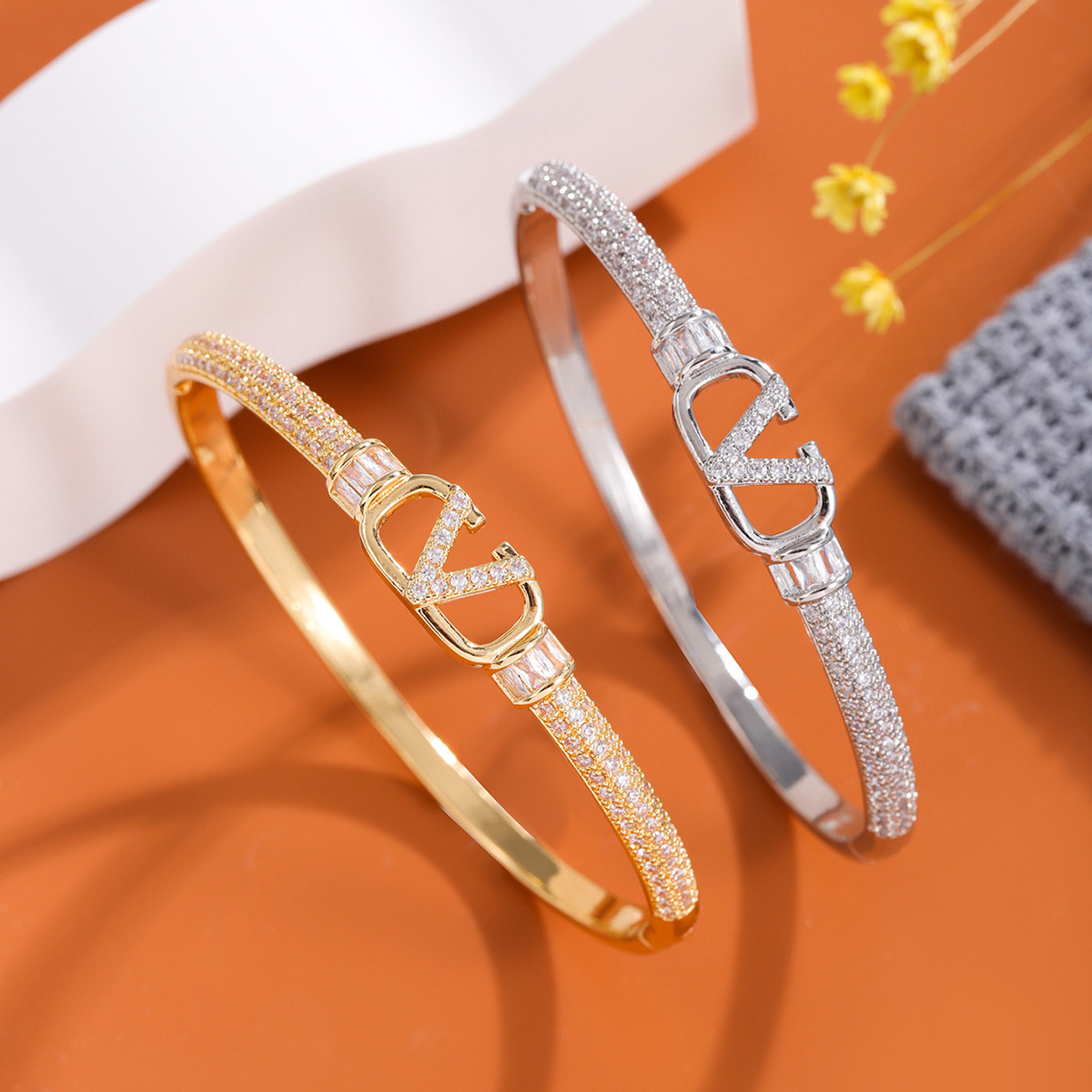 手镯女生高级感 多款式不掉色时尚手环 新品个性ins轻奢手镯批发详情3