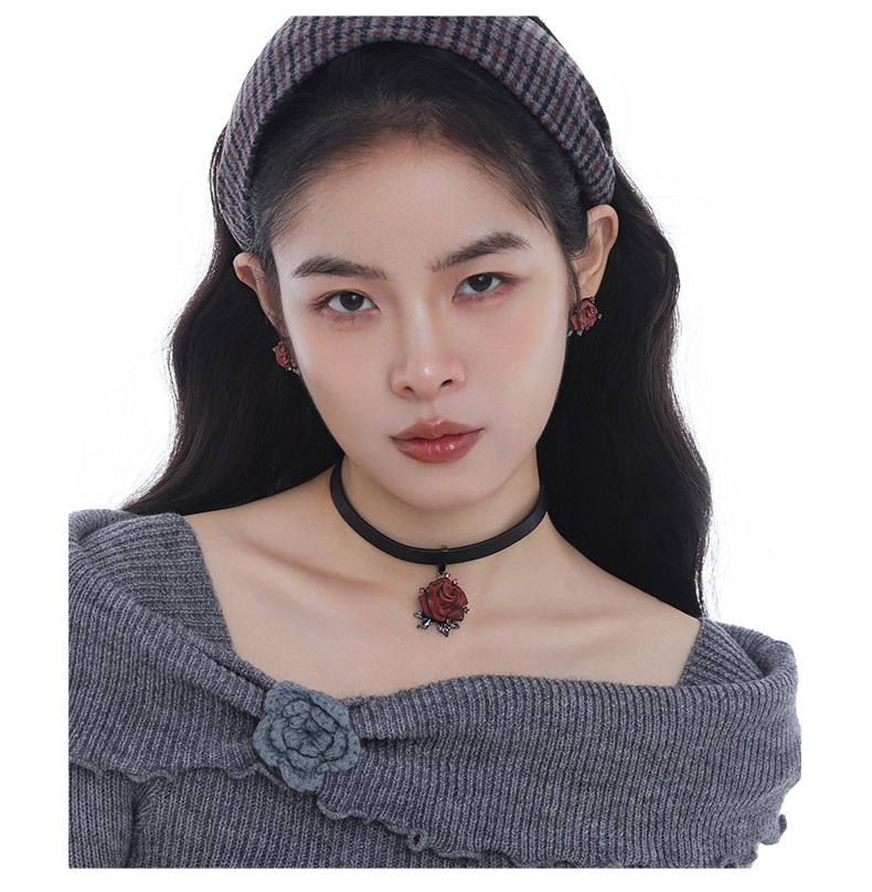 Wooden rose flower choker necklace for women, sweet and cool style, unique original design, niche personality necklace pic 8