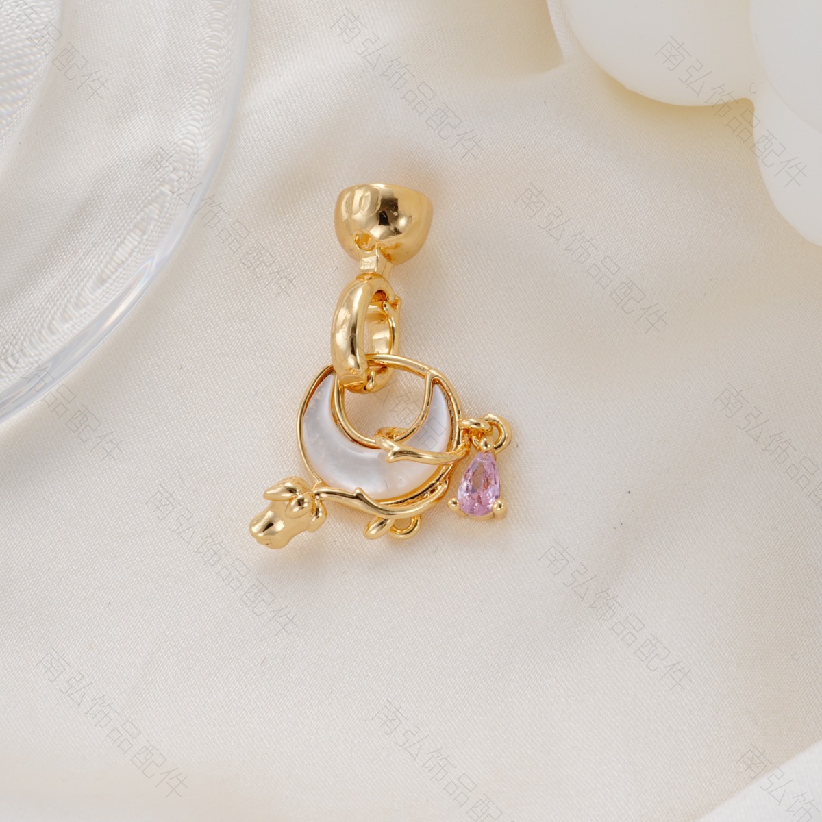 Copper plated with 18k high color retention, set with zirconium crescent-shaped white shell connecting buckle, pearl necklace clasp, DIY jewelry accessory pic 10