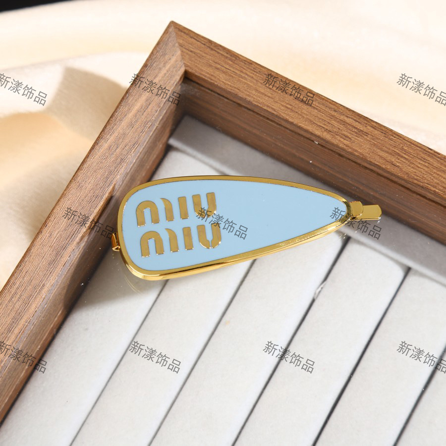 Ms. Miao Miao alloy hair clips, miumiu letter straight clips, personalized bangs clips, side hair clips, hair accessories pic 5