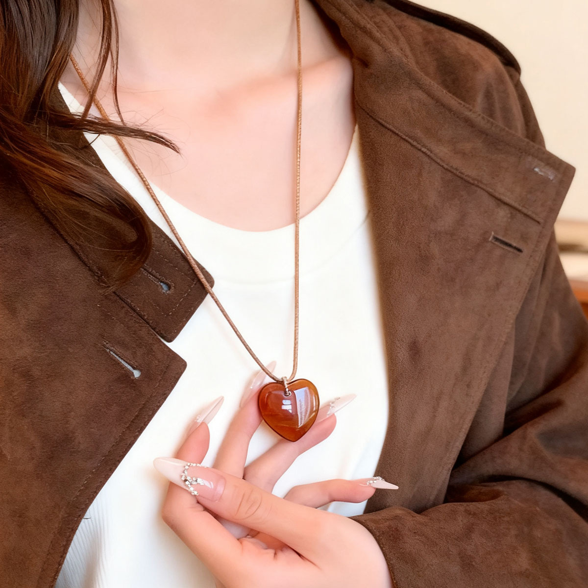 Retro rock sugar amber heart-shaped pendant necklace for women, adjustable wax rope, long sweater chain for autumn and winter, a niche accessory pic 10