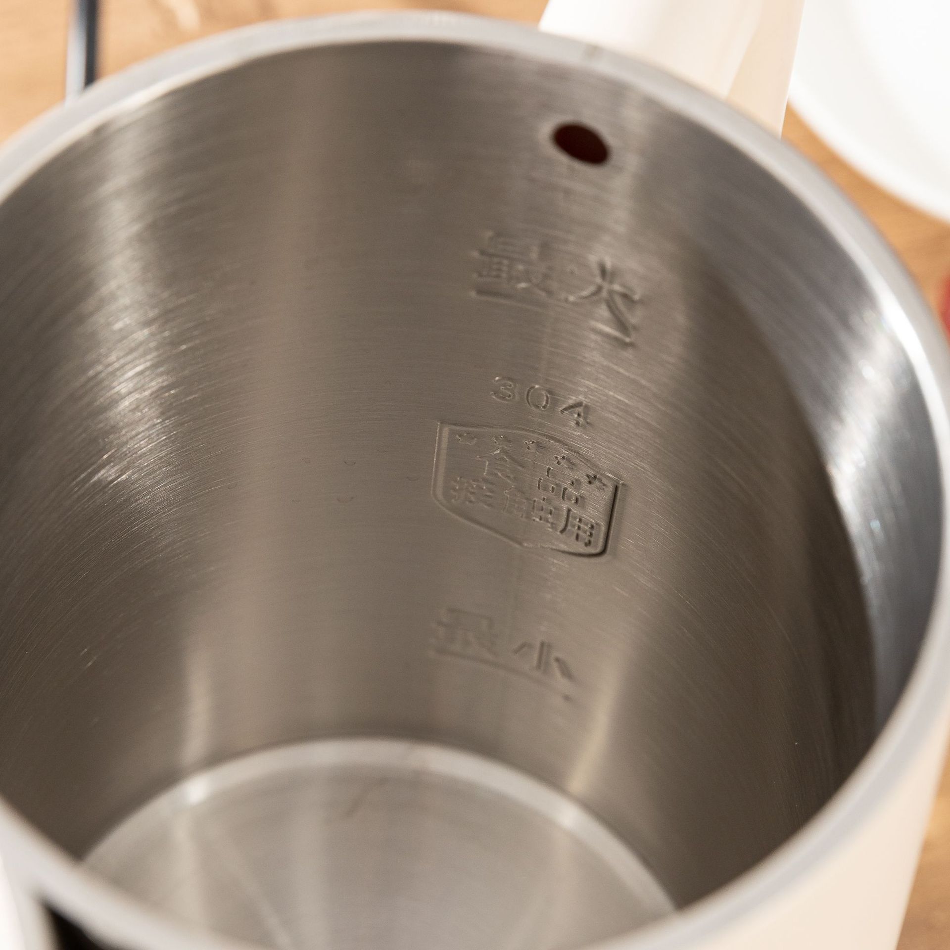 Xiandu Fu 1.8L household electric kettle made of 304 stainless steel, with constant temperature, intelligent and automatic power-off function for boiling water in the dormitory pic 15