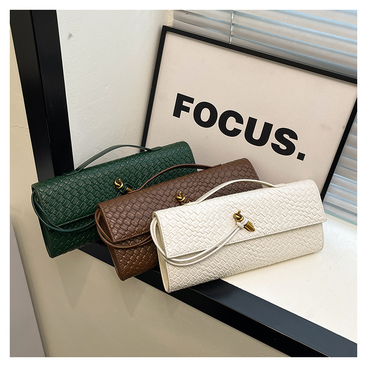 A new cross-border woven pattern single-shoulder crossbody bag with a retro texture, a hand-held baguette bag, and a versatile and elegant evening clutch pic 19