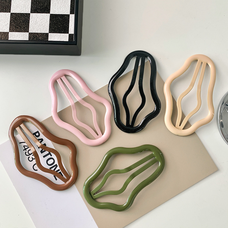 New cloud-shaped hollowed-out hair bb clip, forehead bangs clip, one-line side clip, headwear, candy-colored girl pic 2