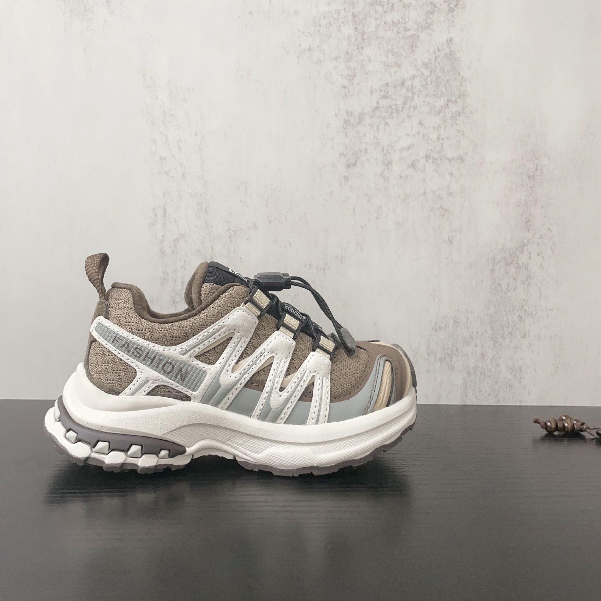 Classic color-blocked pattern decorative spliced drawstring fleece warm sports shoes for men and women in winter 2025 pic 9