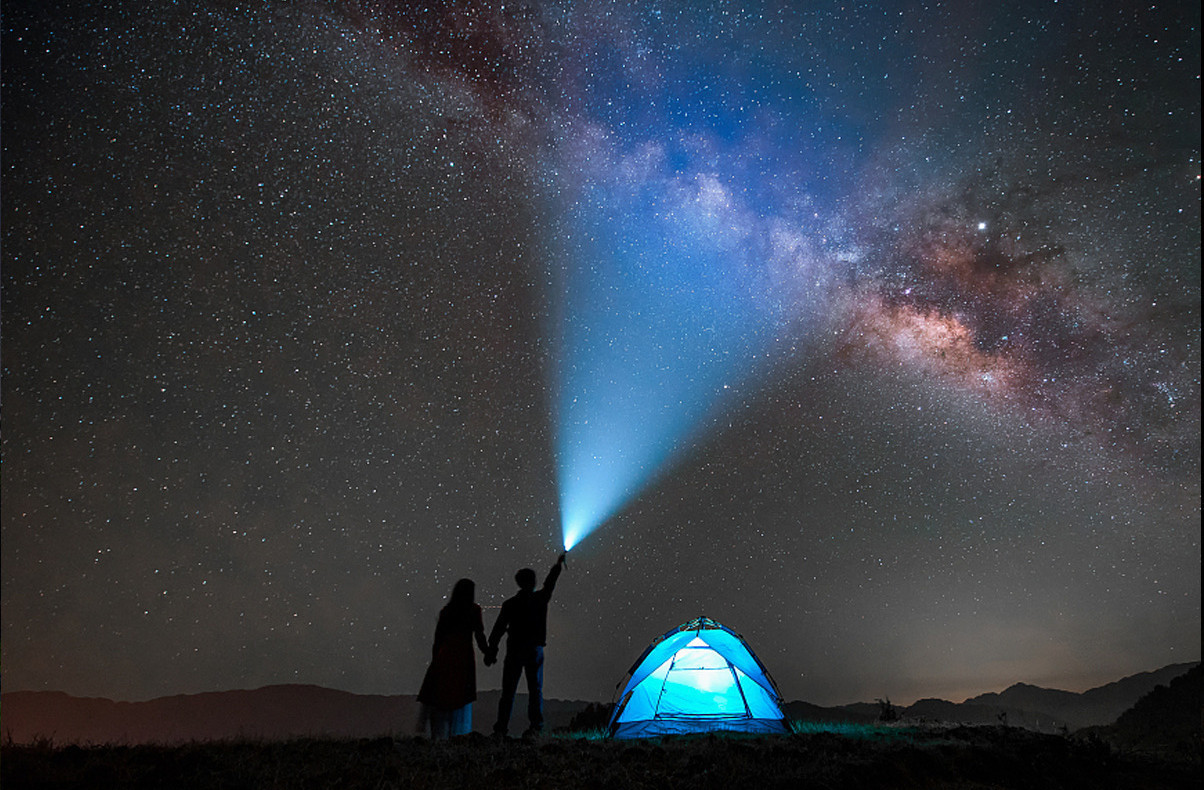 手电筒白激光超亮炫彩荧光新款伸缩变焦充电大功率电显强光远射详情15