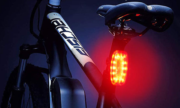 Bicycle headlight and taillight set, ultra-bright charging high-brightness mountain bike riding equipment, night riding warning light, cross-border pic 1