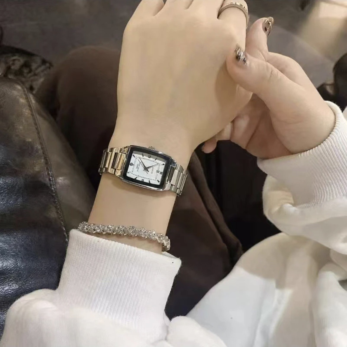 IBSO爱彼思诺女士石英表 小众轻奢复古酒桶设计 方形ins风小表盘 腕表女款精致时尚详情6