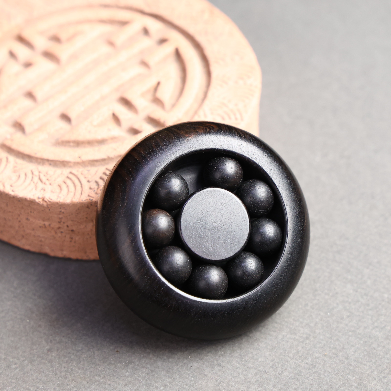 Factory direct sales of sandalwood wooden handball spinning handball pieces for hand exercise and stress relief pic 11