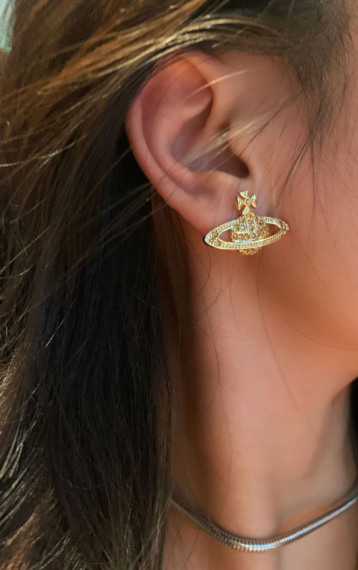 The classic full diamond Saturn stud earrings with finely set planet earrings of the Empress of the West, the same style as NANA pic 16