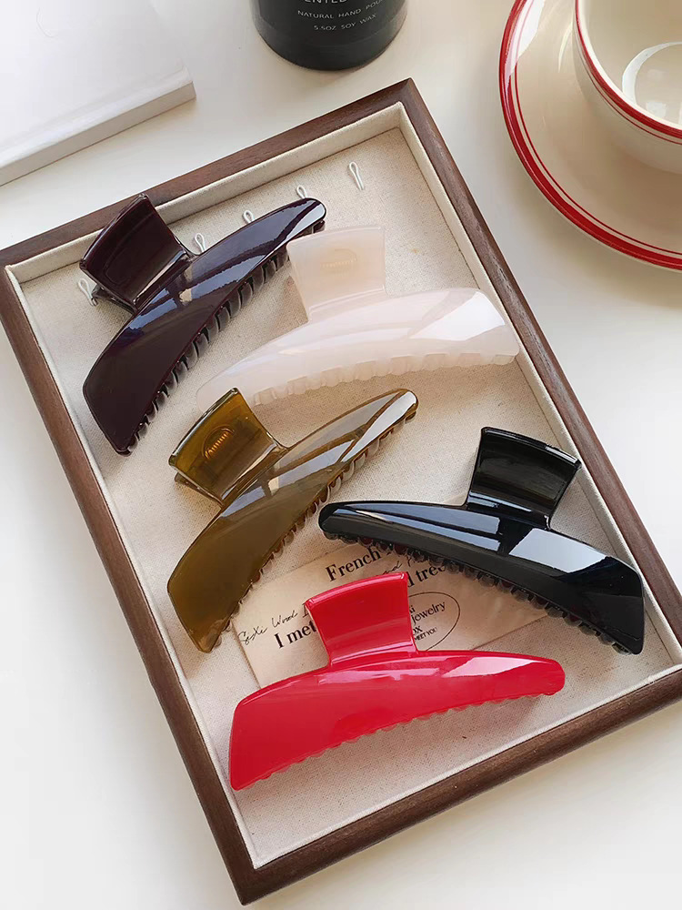 2025 Niche design Korean large hair clip for women, simple and versatile shark clip for the back of the head pic 5