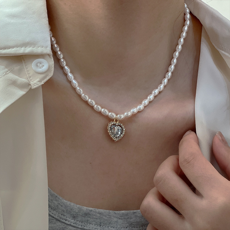 French retro double-layer pearl necklace, a light luxury, niche and high-end accessory for women, fashionable choker neck collarbone chain pic 11