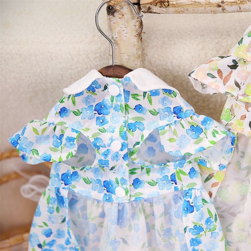 白色小狗穿着蓝色花朵图案宠物狗狗衣服宠物服饰宠物服装详情12