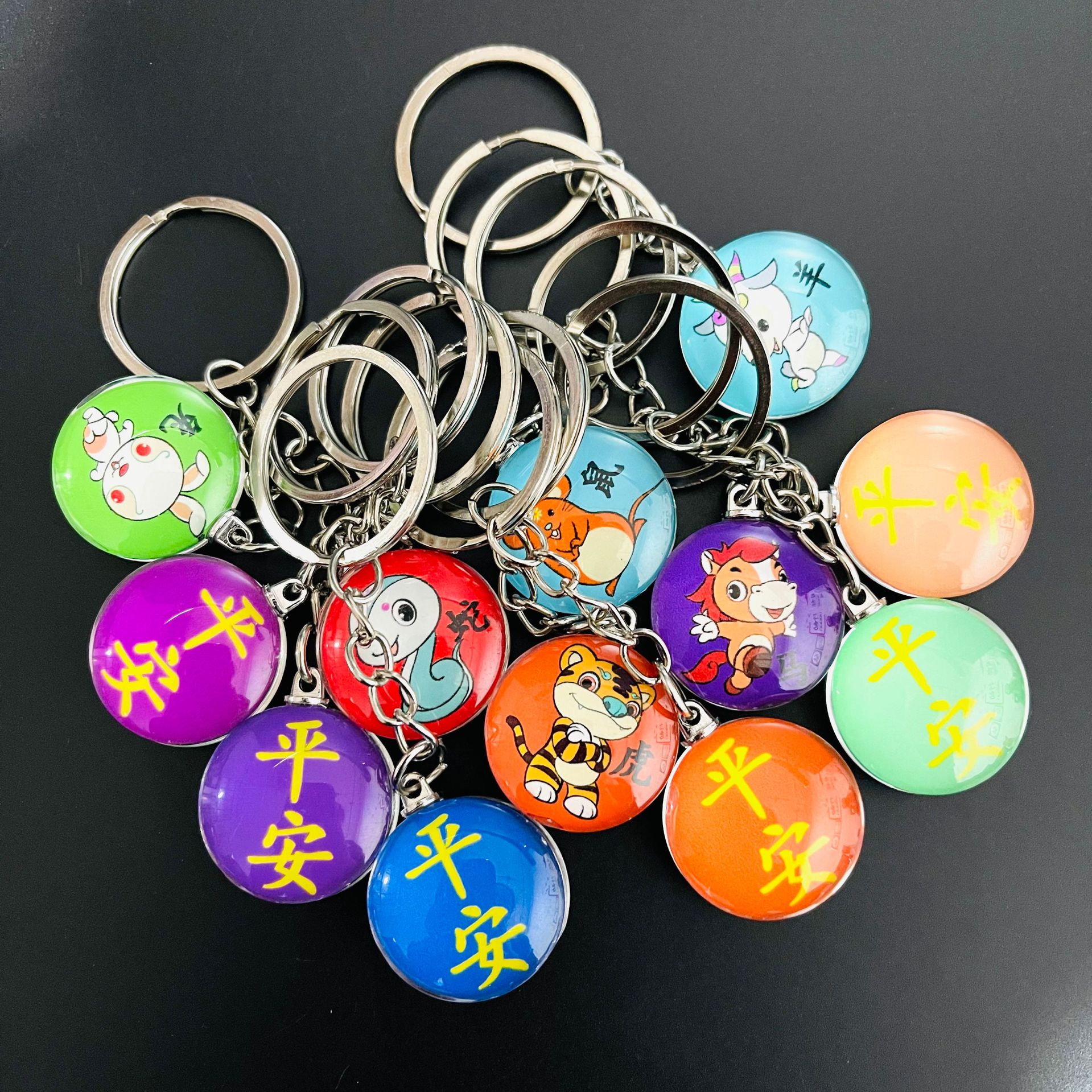 【 Zone 1-5 】 Round zodiac pendants 120 yuan per pack 2400 yuan per piece 12 zodiac keychains 1 yuan 2 yuan wholesale source Color cartoon crystal round keychains gift wholesale pic 3