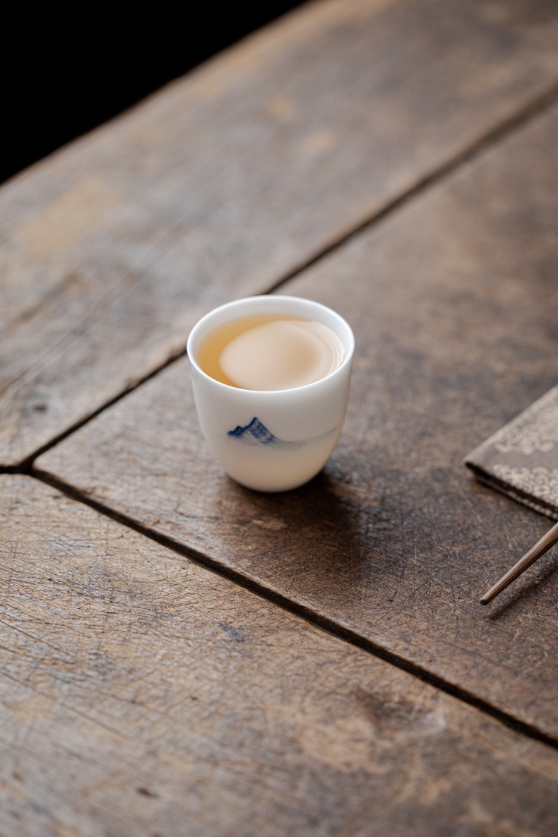 陶瓷茶杯主人杯手绘兰花品茗杯功夫茶杯家用单杯釉下彩喝茶小茶杯详情5