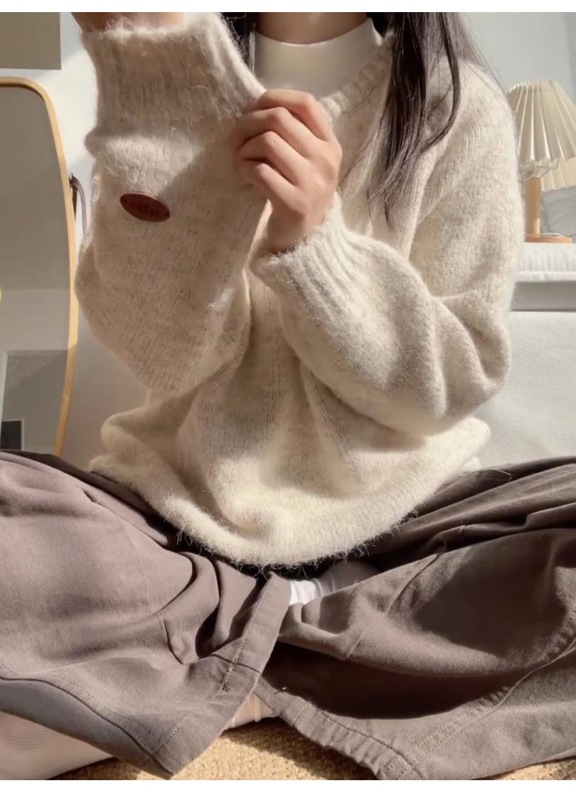 Large-sized thickened soft and sticky sweater for women, semi-open-neck button knitted sweater for autumn and winter, loose inner layer with long-sleeved lazy top pic 4