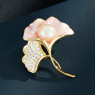 Exquisite pink magnolia flower brooch for women, fashionable and elegant enamel craftsmanship, high-end freshwater pearl brooch, traditional Chinese style brooch pic 2